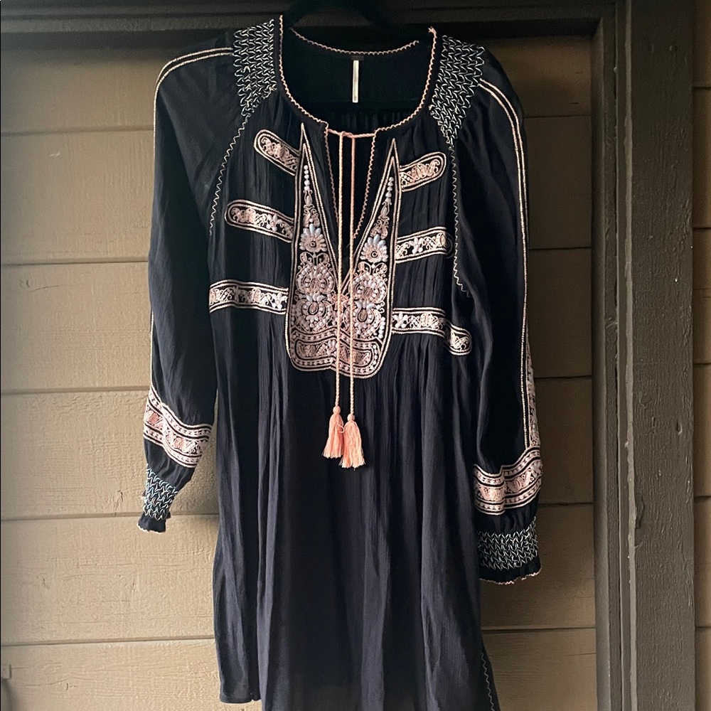Free People XS Navy Bohemian Embroidered Tunic